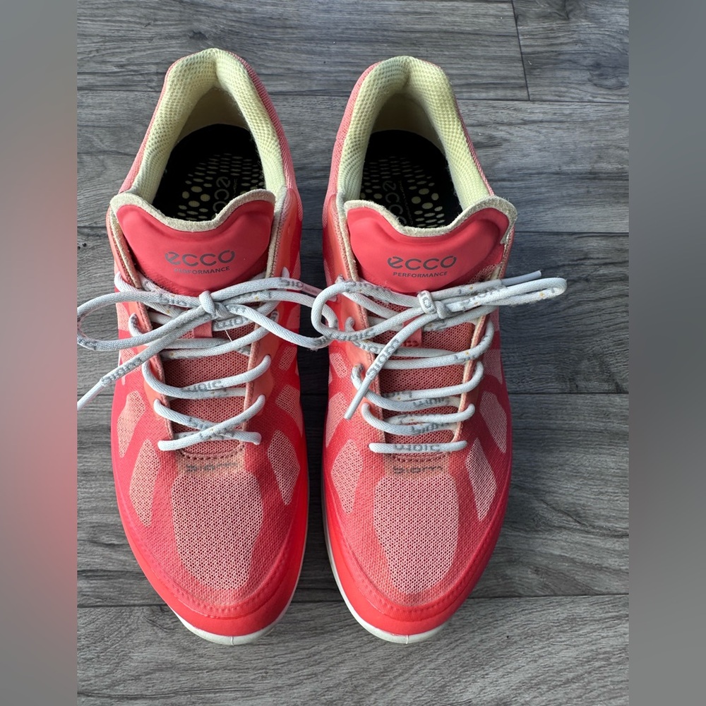 Ecco Biom Fjuel Racer Coral
Womens Trail‎ Running Size
7/7.5/38